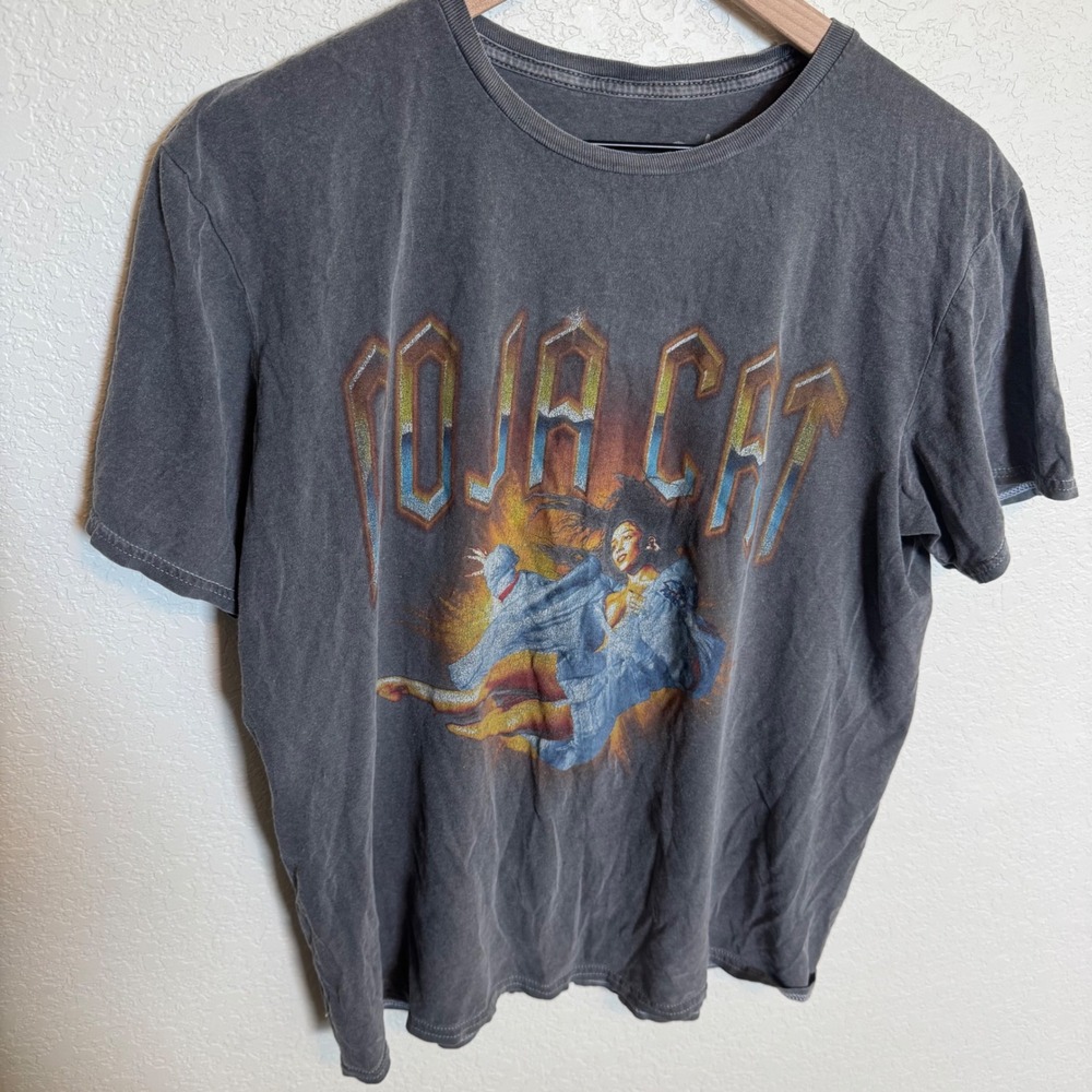 Streetwear Graphic Doja Cat T-Shirt Size Medium Gray